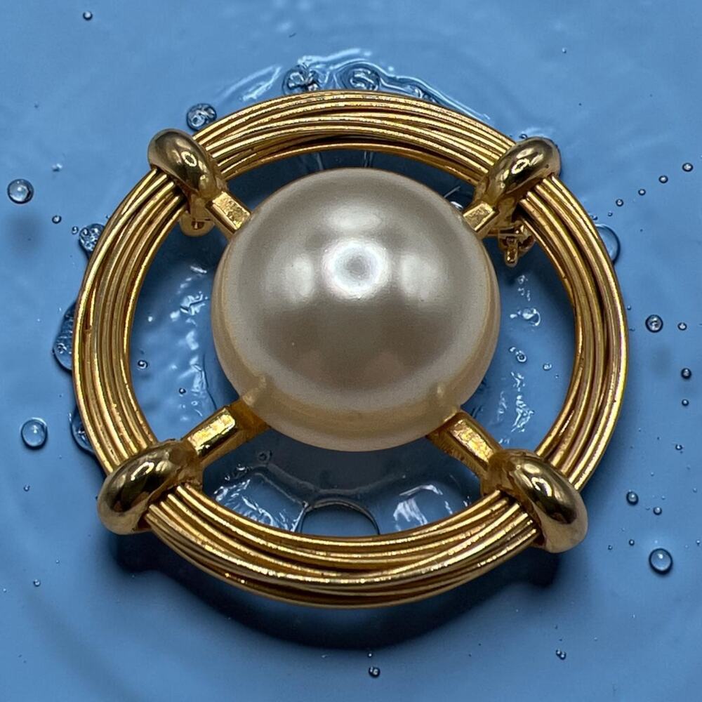 Vintage Gold Tone Faux Pearl Circle Brooch Pin Mid Century Modern Ring No Mark